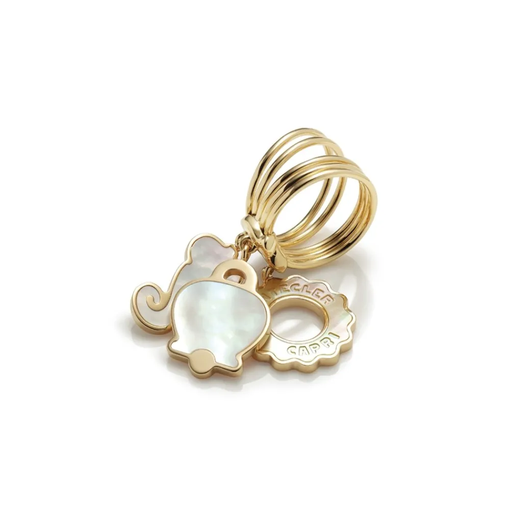 anello_chantecler_anima_i_0-1.webp CHANTECLER Anello Anima in oro giallo con tre simboli pendenti in madreperla gialla e diamante